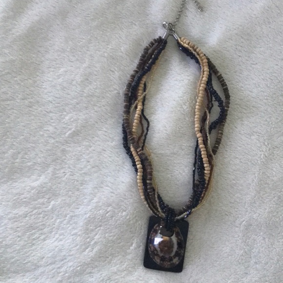 Jewelry - Shell necklace